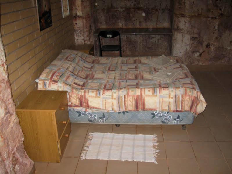 Radeka Downunder Underground Motel Coober Pedy Exterior photo
